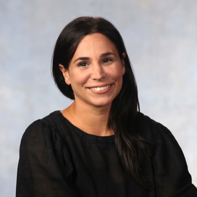 headshot for Lia Newman